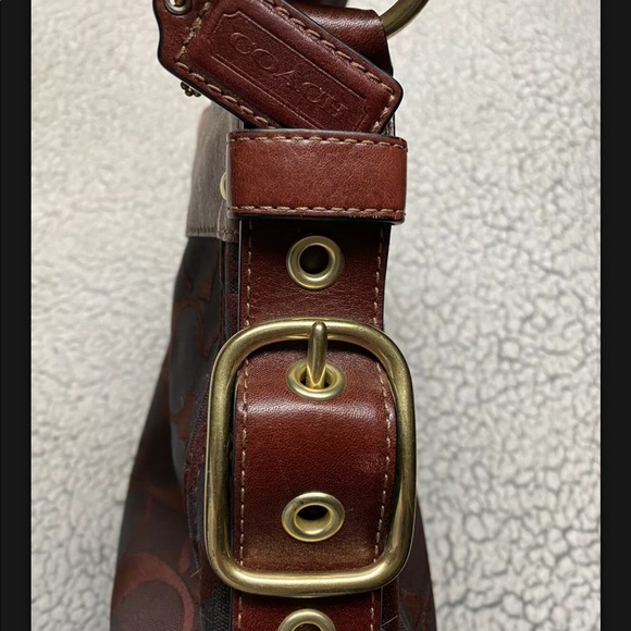 Beautiful, gently used Coach bag. Such an amazing color for fall! 🍁🍂 - Picture 7 of 8